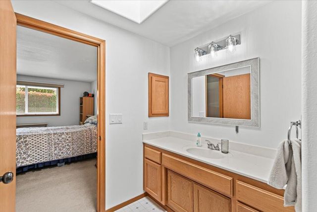 1518 Cypress Point Drive, Medford, OR 97504