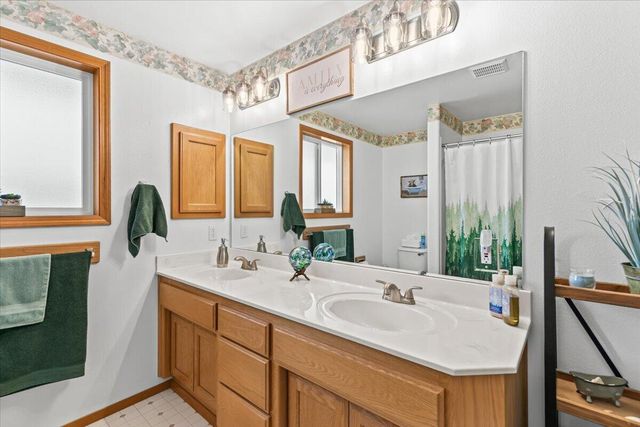 1518 Cypress Point Drive, Medford, OR 97504