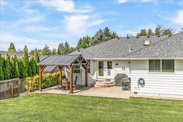 1518 Cypress Point Drive, Medford, OR 97504