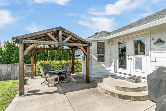 1518 Cypress Point Drive, Medford, OR 97504