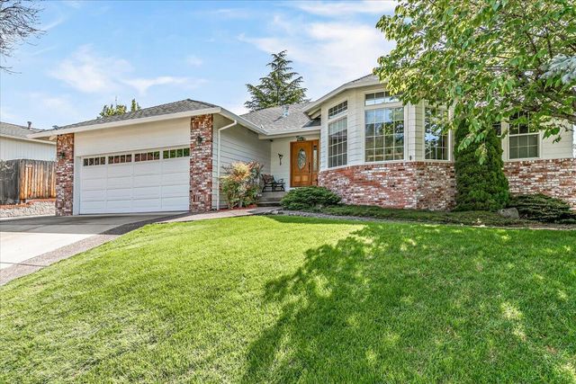 1518 Cypress Point Drive, Medford, OR 97504