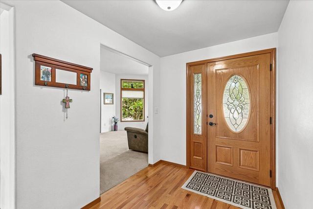 1518 Cypress Point Drive, Medford, OR 97504