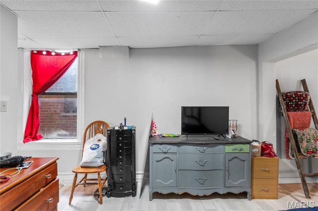 3733 Oregon Avenue, St Louis, MO 63118