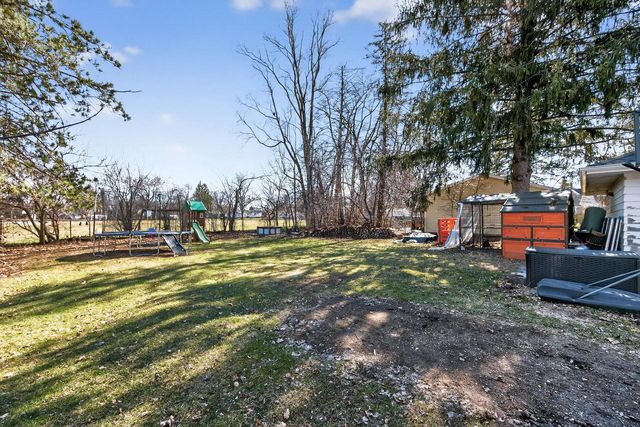 305 S Concord ROAD, Oconomowoc, WI 53066