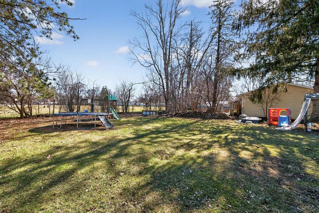 305 S Concord ROAD, Oconomowoc, WI 53066