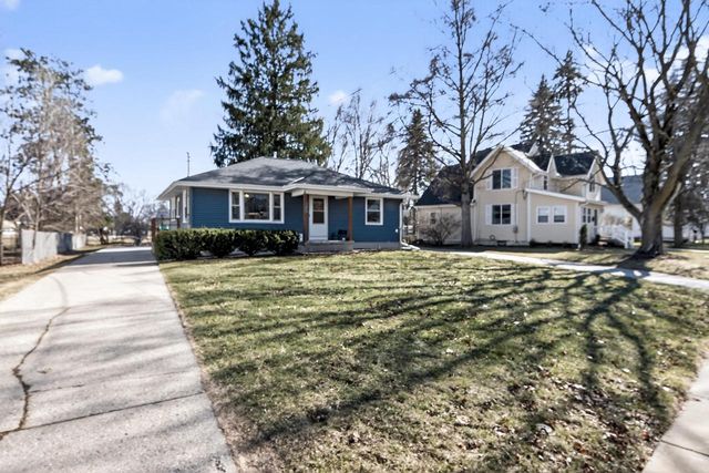 305 S Concord ROAD, Oconomowoc, WI 53066