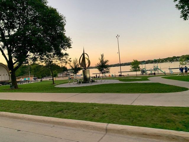 305 S Concord ROAD, Oconomowoc, WI 53066