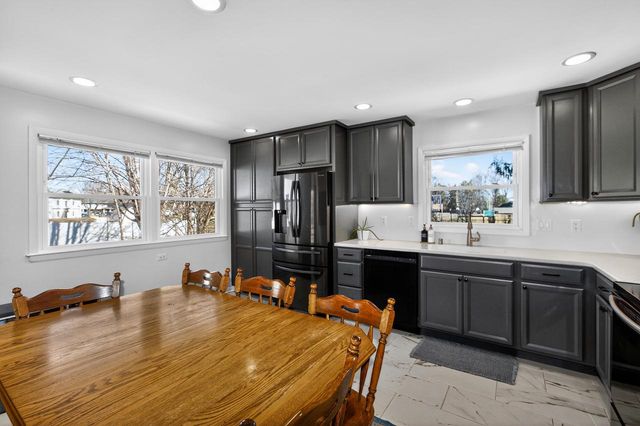 305 S Concord ROAD, Oconomowoc, WI 53066