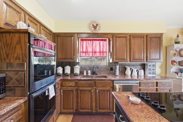 1101 Tanglewood Drive, Weatherford, TX 76087