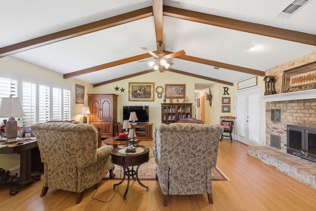 1101 Tanglewood Drive, Weatherford, TX 76087