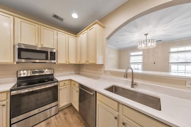 530 Georgia Way, Woodstock, GA 30188