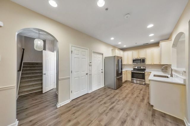 530 Georgia Way, Woodstock, GA 30188