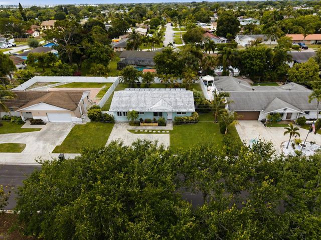 2788 Lake Ida Road, Delray Beach, FL 33445