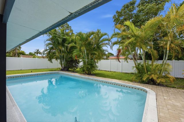 2788 Lake Ida Road, Delray Beach, FL 33445