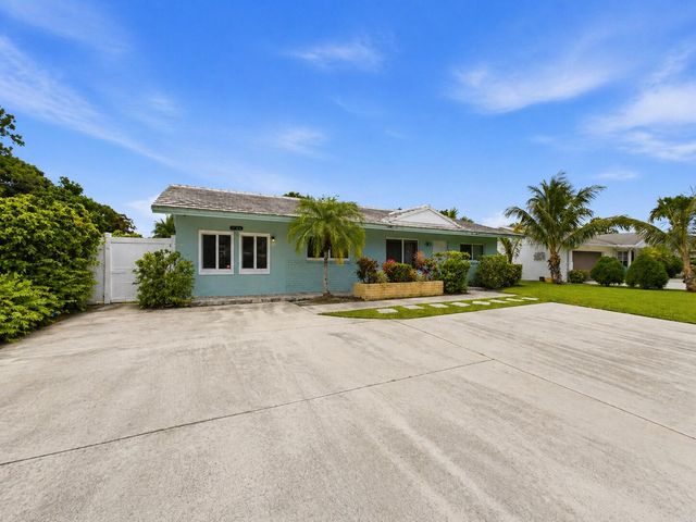 2788 Lake Ida Road, Delray Beach, FL 33445