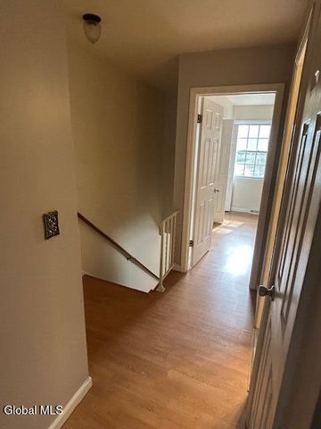 207 Point Of Woods Drive, Albany, NY 12203