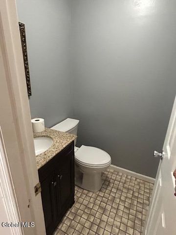 207 Point Of Woods Drive, Albany, NY 12203