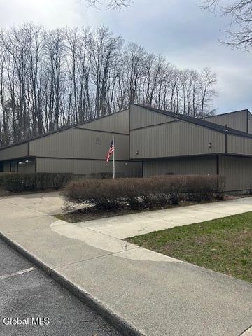 207 Point Of Woods Drive, Albany, NY 12203