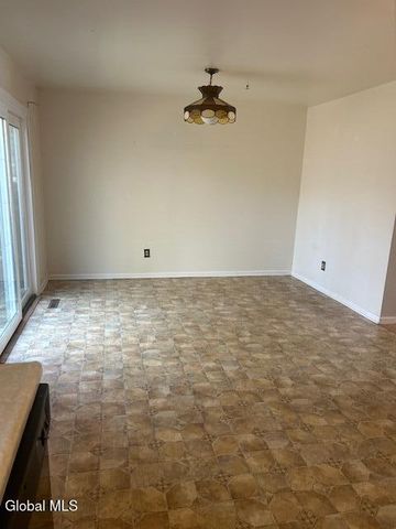 207 Point Of Woods Drive, Albany, NY 12203
