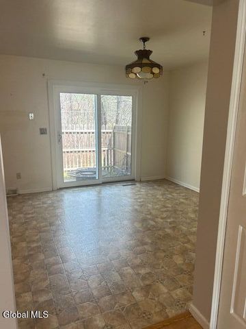 207 Point Of Woods Drive, Albany, NY 12203