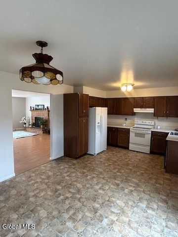 207 Point Of Woods Drive, Albany, NY 12203