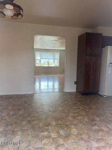 207 Point Of Woods Drive, Albany, NY 12203