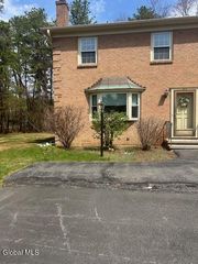 207 Point Of Woods Drive, Albany, NY 12203