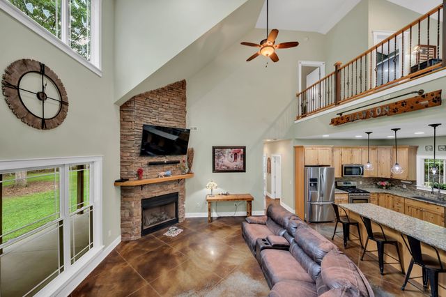 1026 Yellow Creek Rd, Dickson, TN 37055