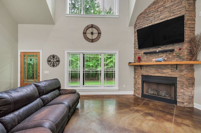 1026 Yellow Creek Rd, Dickson, TN 37055