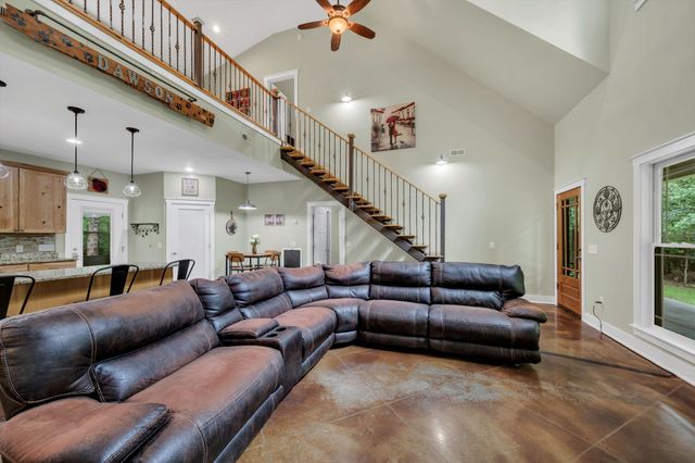 1026 Yellow Creek Rd, Dickson, TN 37055