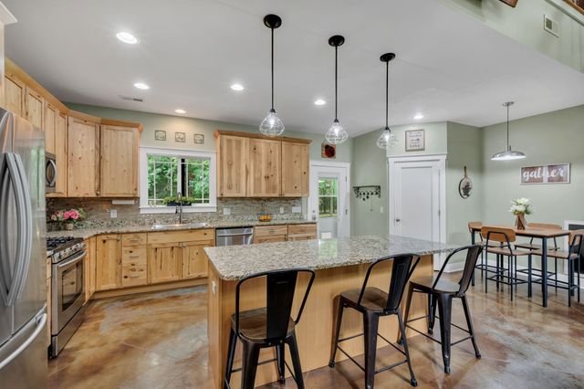 1026 Yellow Creek Rd, Dickson, TN 37055
