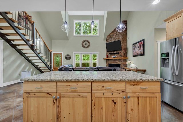 1026 Yellow Creek Rd, Dickson, TN 37055