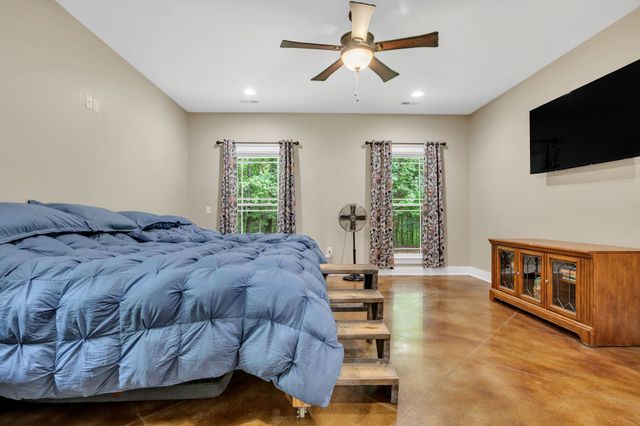 1026 Yellow Creek Rd, Dickson, TN 37055