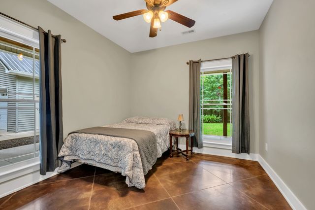 1026 Yellow Creek Rd, Dickson, TN 37055
