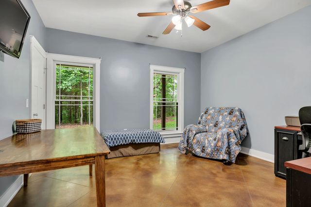 1026 Yellow Creek Rd, Dickson, TN 37055