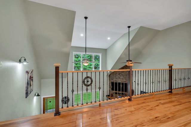 1026 Yellow Creek Rd, Dickson, TN 37055