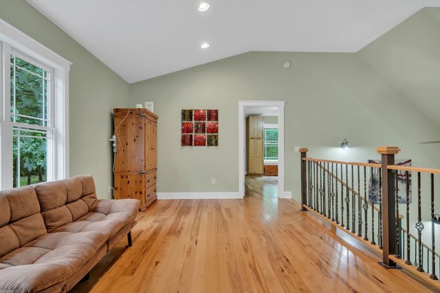 1026 Yellow Creek Rd, Dickson, TN 37055