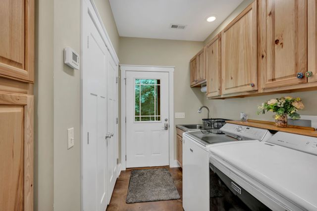 1026 Yellow Creek Rd, Dickson, TN 37055