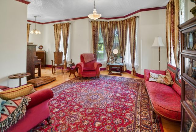 5565 E 73rd Avenue, Merrillville, IN 46410