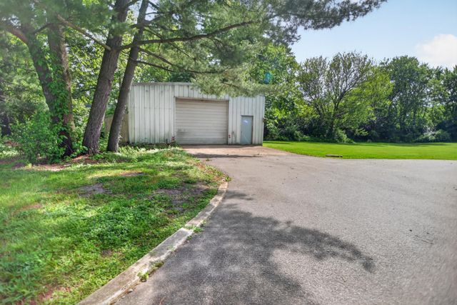 5565 E 73rd Avenue, Merrillville, IN 46410