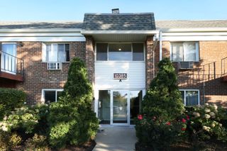 10385 Dearlove Road 1G, Glenview, IL 60025