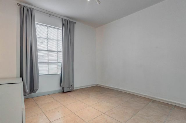 2750 Holly Hall Street 311, Houston, TX 77054