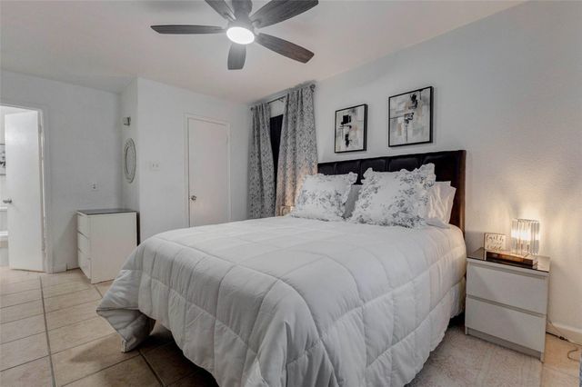 2750 Holly Hall Street 311, Houston, TX 77054