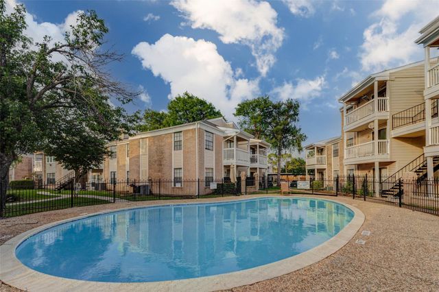 2750 Holly Hall Street 311, Houston, TX 77054