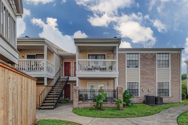 2750 Holly Hall Street 311, Houston, TX 77054