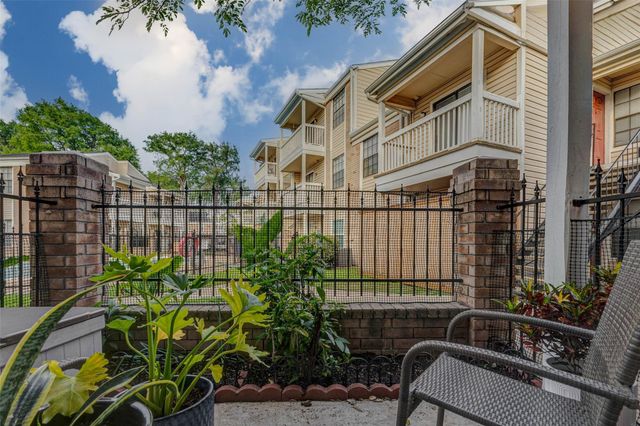 2750 Holly Hall Street 311, Houston, TX 77054