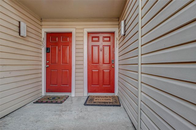 2750 Holly Hall Street 311, Houston, TX 77054