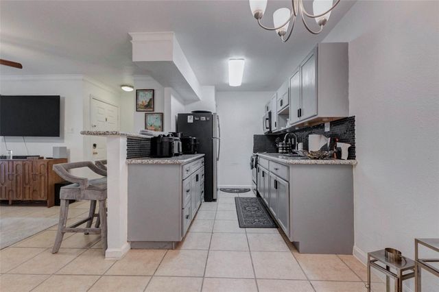 2750 Holly Hall Street 311, Houston, TX 77054