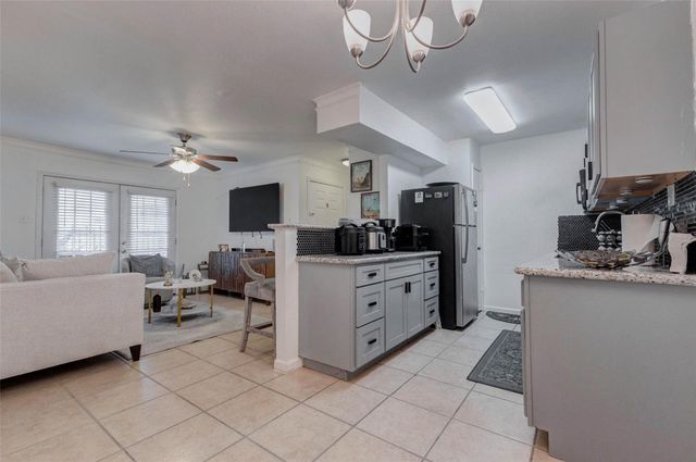 2750 Holly Hall Street 311, Houston, TX 77054