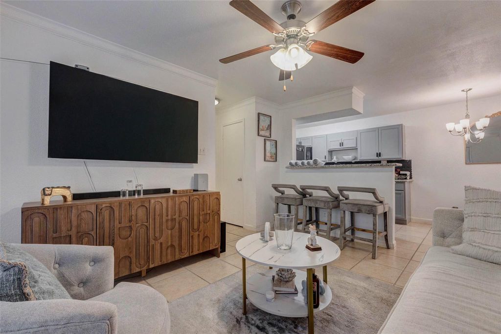 2750 Holly Hall Street 311, Houston, TX 77054